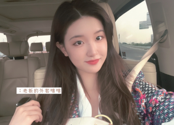 22歲成為全網走紅的秘書,孟羽童家庭背景曝光,幸運源自實力 22歲成為全網走紅的秘書,孟羽童家庭背景曝光,幸運源自實力