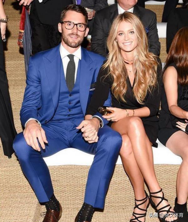 拜訪知名訓練師!騎士天才難和詹姆斯再續前緣,坐擁聯盟頭號女友 拜訪知名訓練師!騎士天才難和詹姆斯再續前緣,坐擁聯盟頭號女友