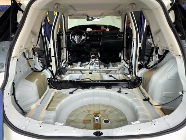 安靜生活 廈門靚車港日產奇駿汽車隔音改裝大白鯊