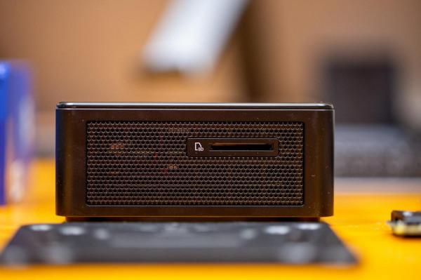 第一次裝機？不會？來一臺intel NUC試試？intel 獵豹峽谷裝機分享