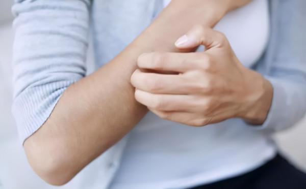 同學患“尿毒症”不幸離世，醫生感慨：預防尿毒症，做好這4件事