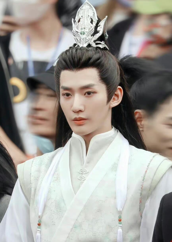 敦煌國風，病嬌魔神，百變仙女，含醜量為0的《長月燼明》太上頭