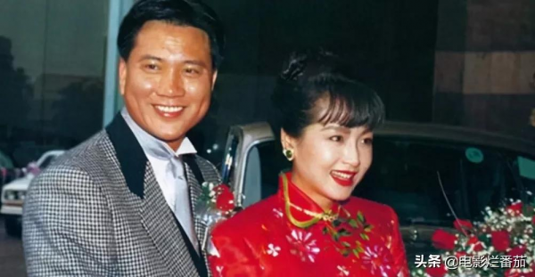 八位紅極一時的明星，如今過氣境況不一，有人幸福，有人街頭賣唱