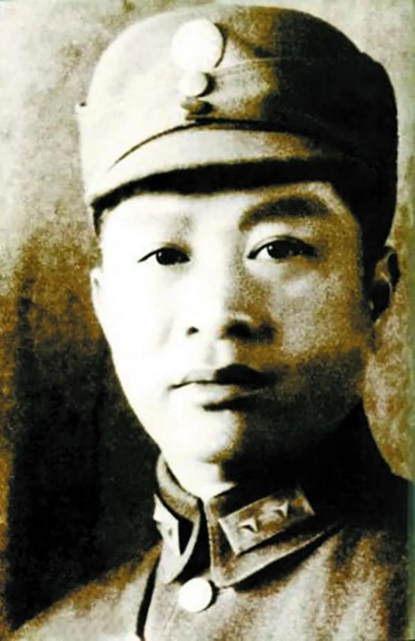 1937年，一農民來投靠新四軍，葉挺軍長為難道：你的歷史地位太高