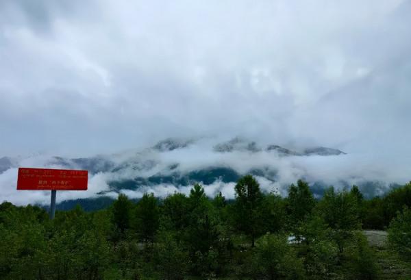 男子騎125摩托用9天時間從連灘西壩開到西藏拉薩，全程4千多公里