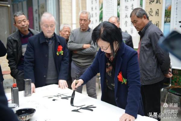 山西臨猗：叔侄倆舉辦的書法藝術個人家庭展在農家小院隆重開幕