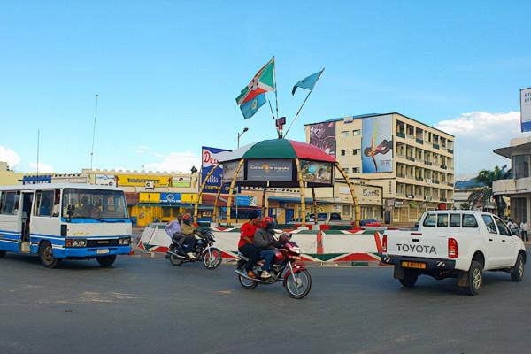 中國專家種植非洲荒地,一公頃收穫9噸大米,英媒:中國人真厲害 中國專家種植非洲荒地,一公頃收穫9噸大米,英媒:中國人真厲害