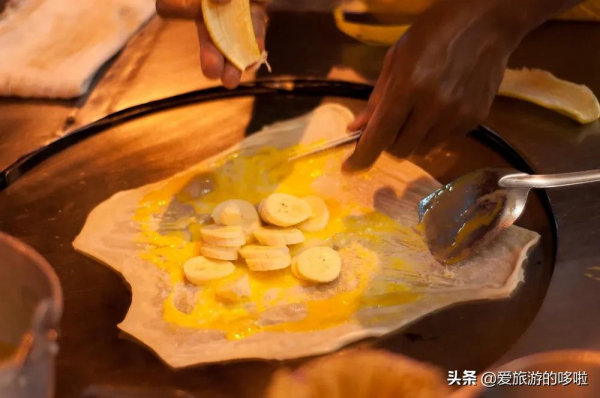 椰奶烤肉串、打拋豬肉飯、香蘭醬吐司…路邊攤才是泰國的精髓