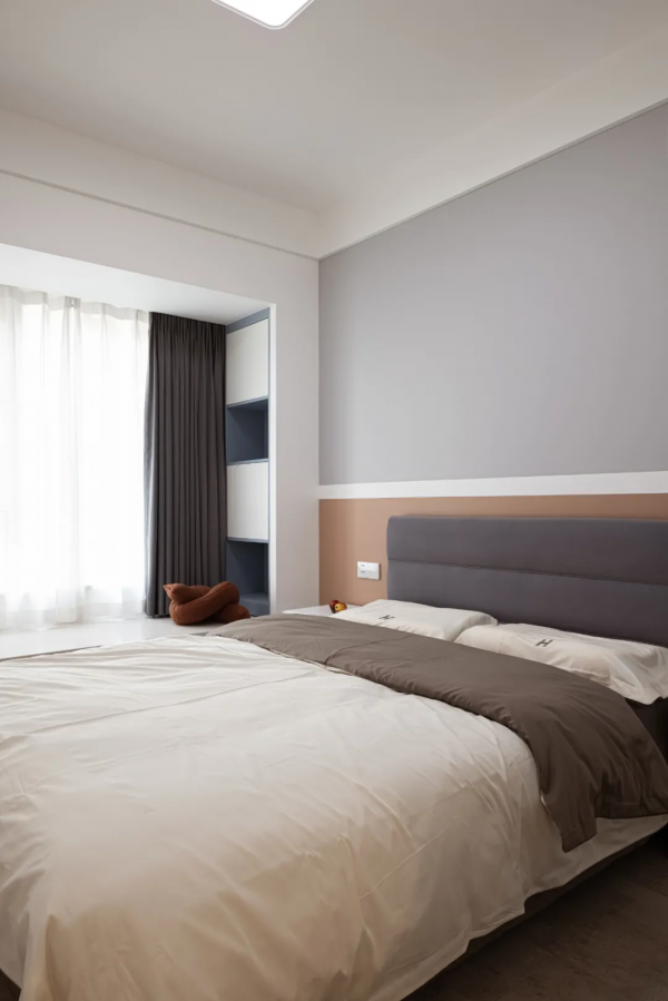 120㎡三居室，圓形孔洞、拱門造型、無主燈，這個家處處是亮點