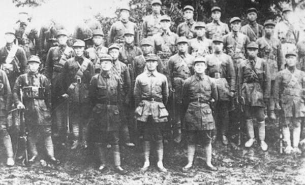 此黃埔生聯共抗日，卻被李品仙通緝，無奈將4000人馬交給了新四軍