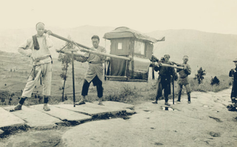 1934年，一鹽販救下3000紅軍，建國後軍長6次派人尋他，結果如何?