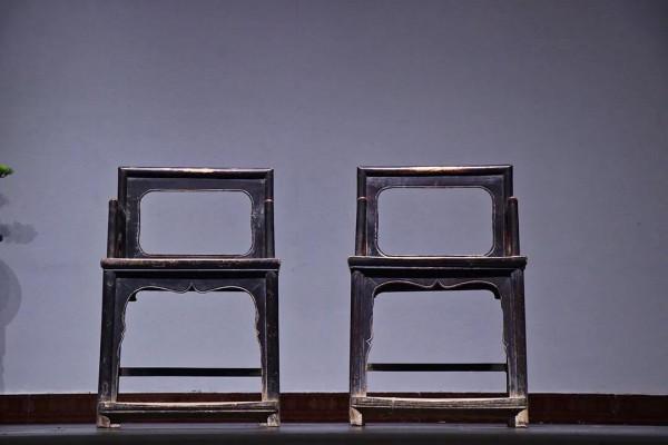 玫瑰椅做工簡潔 秀麗端莊 品相完美年份：清代 楠木長56寬43高86cm