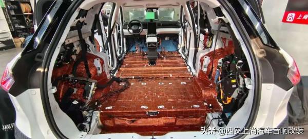 貴族之音讓純電動車王者歸來，蔚來ES8無損升級德國RS貴族音響