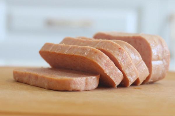 上班帶飯吃什麼?午餐肉飯糰瞭解一下,軟糯可口,不用模具也能做 上班帶飯吃什麼?午餐肉飯糰瞭解一下,軟糯可口,不用模具也能做