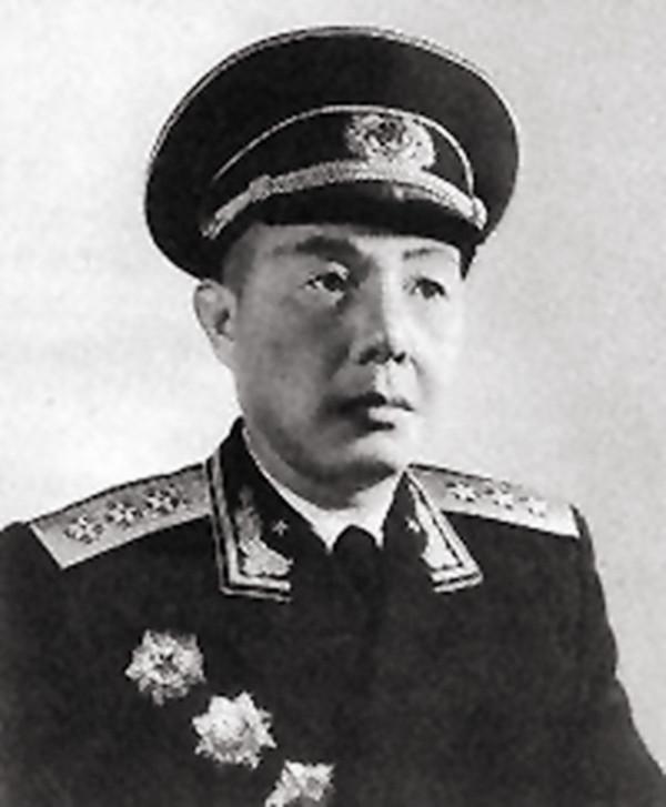 王尚榮愛上女兵黃克,求愛不成,最後結局如何? 王尚榮愛上女兵黃克,求愛不成,最後結局如何?