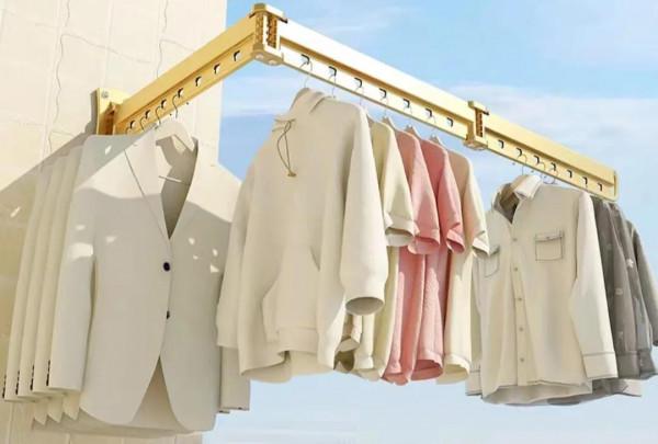 出差發現一戶人家的陽臺晾衣，整潔美觀，拍照給大家看看