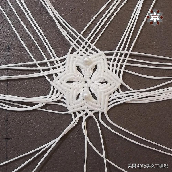 用繩子就能編出漂亮的雪花，超詳細的教程，一步一步教你編