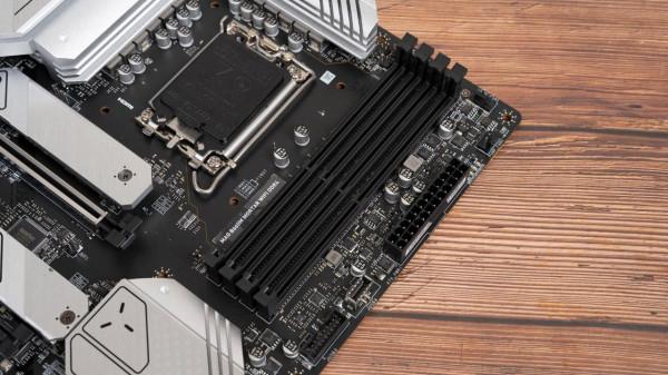 微星B660M MORTAR WIFI DDR4迫擊炮開箱測試，帶動12600K輕輕鬆鬆