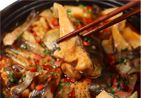 入秋後要多吃魚，教你懶人做法，食材簡單味道足上桌湯汁一滴不剩