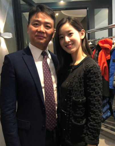 劉強東：把章澤天的女兒寵成公主，前任生的兒子卻是他一生的痛