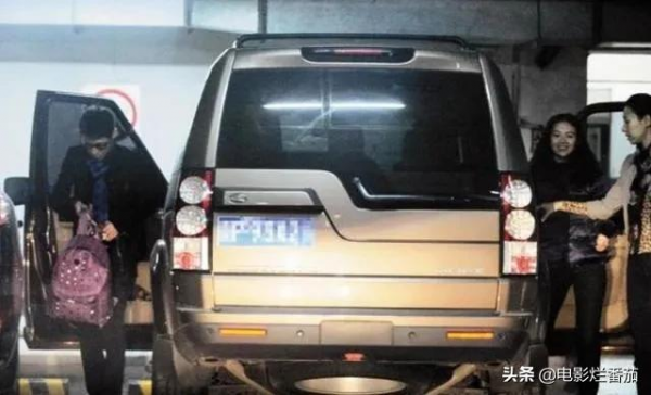 明星座駕潛規則：1.6米潘長江開路虎，1.9米巨石強森卻開法拉利