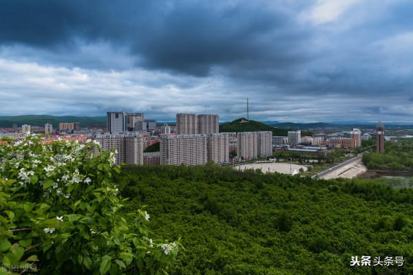 為什麼會下雨？為什麼雨點是傾斜的？