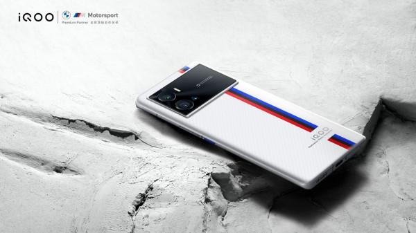 “續航黨”看過來！這四款手機讓人愛不釋手，外出拜年一天一充