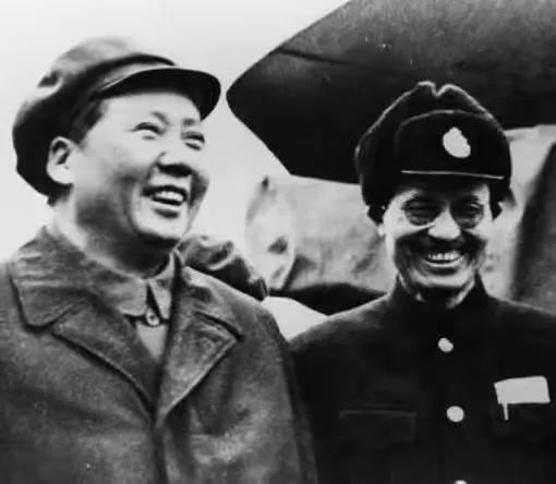 1959年,朱德對一位少將說:營長同志,還記得不?你下過我的槍呢 1959年,朱德對一位少將說:營長同志,還記得不?你下過我的槍呢