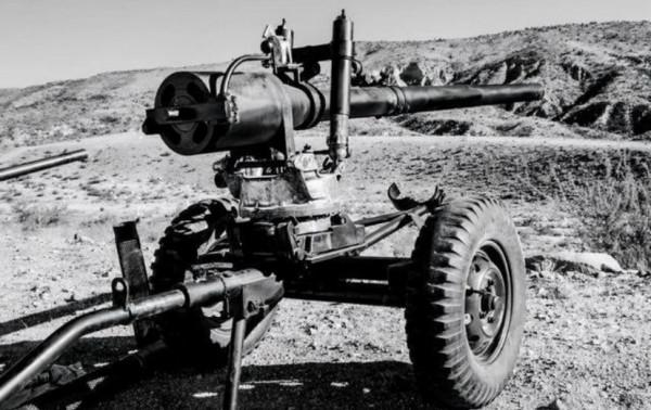 抗美援朝，新兵擅自向美軍開炮，連長要關他禁閉，團長：記二等功