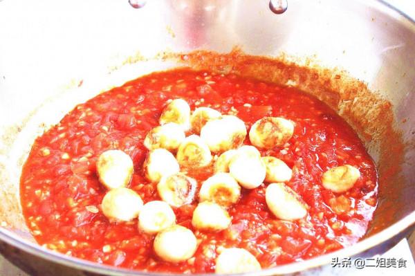 西紅柿炒鵪鶉蛋，不能直接下鍋炒！大廚教您一招，鵪鶉蛋入味鮮美