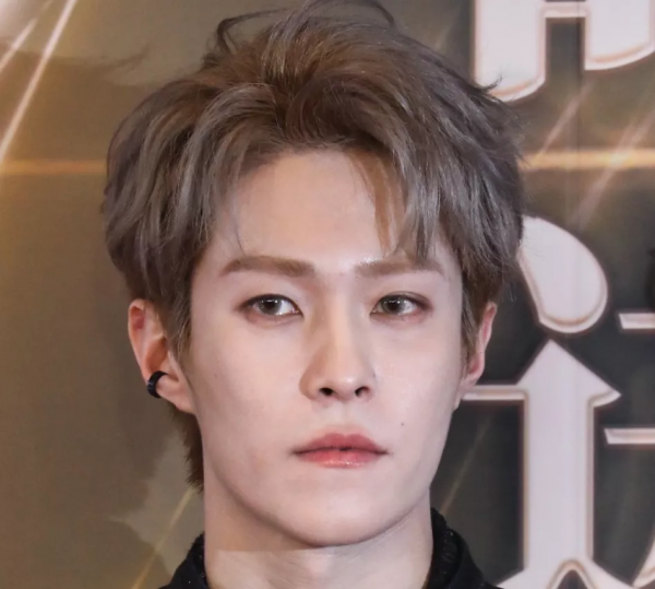 男星紅毯濃妝總是翻車!現場生圖對比太明顯,妝面乾淨清爽才舒服 男星紅毯濃妝總是翻車!現場生圖對比太明顯,妝面乾淨清爽才舒服