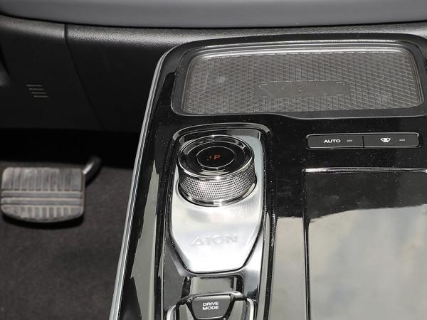 10萬級緊湊型車中，榮威Ei5和Aion S誰更值得買？兩車全面對比