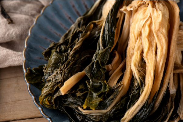 自制梅乾菜，還用焯水嗎？詳細做法教給你，味濃色正，燉肉吃特香