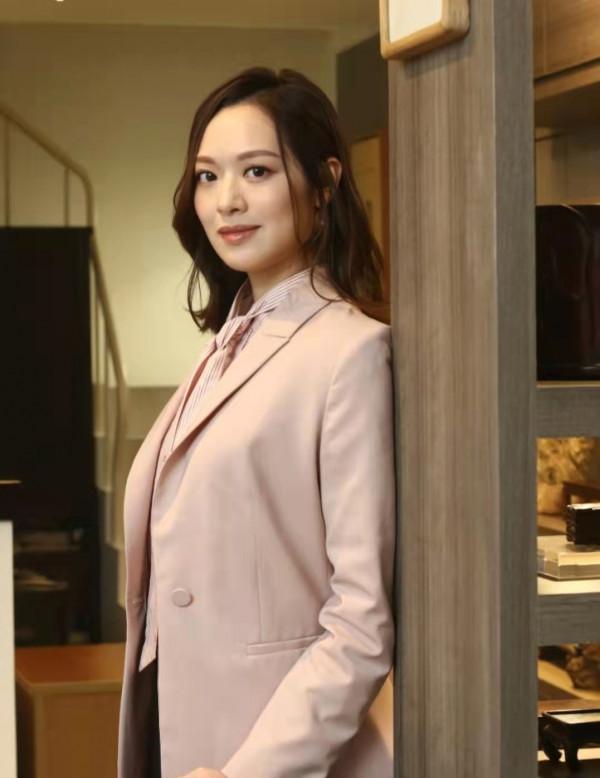 跨界新領域!馮盈盈推出自家珠寶設計,打入NFT市場成無線第一人 跨界新領域!馮盈盈推出自家珠寶設計,打入NFT市場成無線第一人