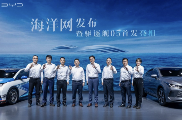 又一大波新能源車型來襲：凱迪拉克放大招，五菱敞篷車最吊胃口！