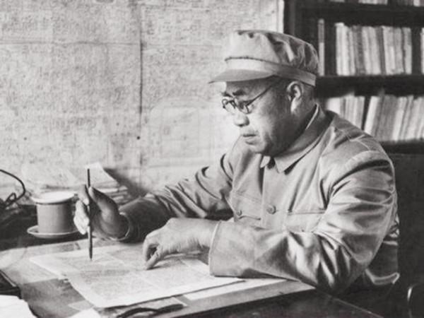 抗戰時期，我軍有多少人佩戴國軍少將以上軍銜？誰的級別最高？