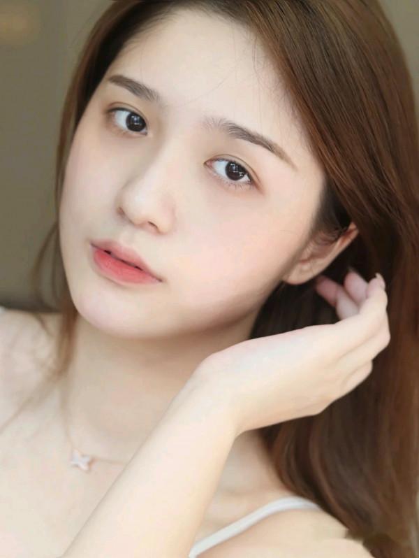 秋冬必備護膚品總結：科顏氏高保溼霜是其一，小棕瓶精華是其二