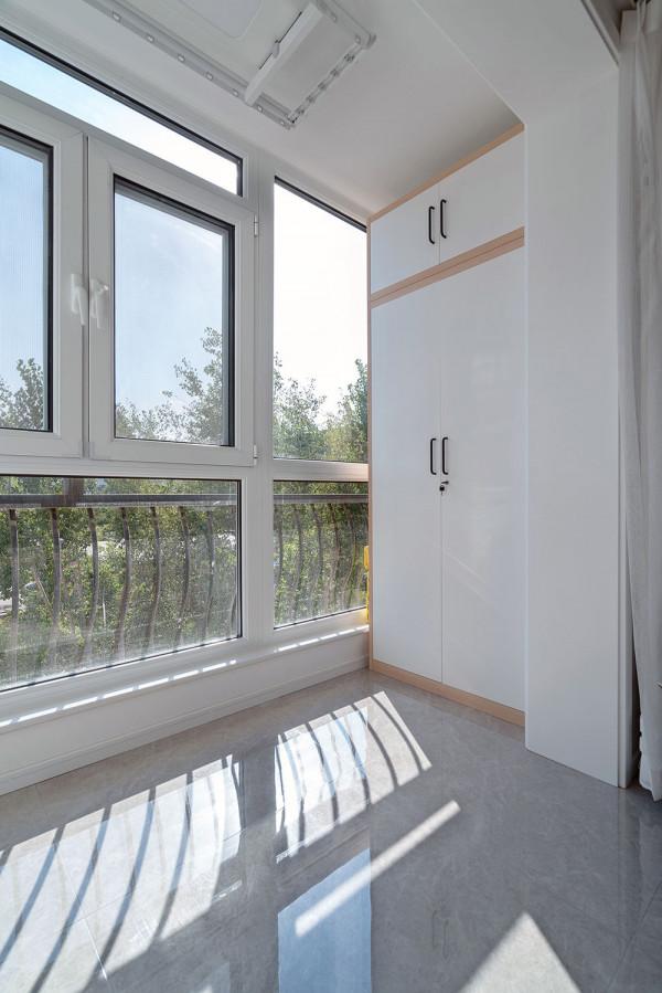 長春百合裝飾怎麼樣 原木風和愛馬仕橙搭配的簡約風住宅 簡潔且溫馨