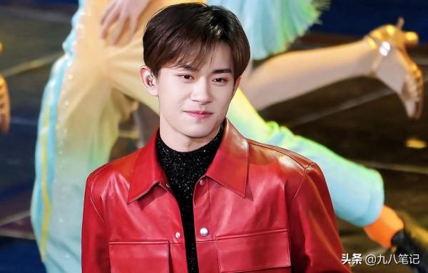 “三小隻”齊聚春晚舞臺，僅存的三位流量藝人，根正苗紅正能量