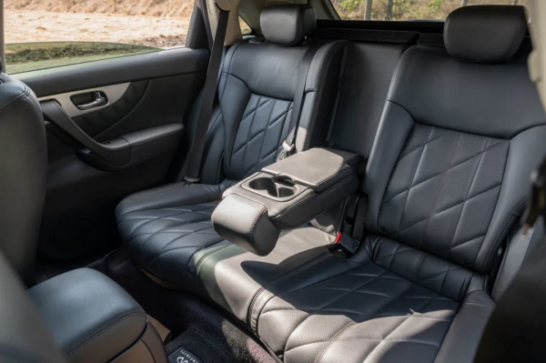 愛好者的成就裡，需要一輛大排自吸——二手英菲尼迪FX35