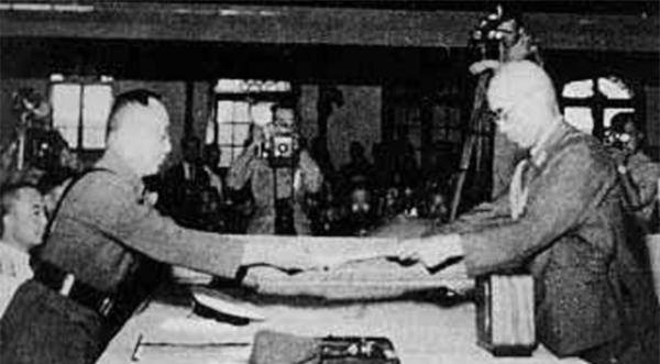 重慶談判期間,擅長暗殺的蔣介石,為何命令特務不準對毛主席動手 重慶談判期間,擅長暗殺的蔣介石,為何命令特務不準對毛主席動手