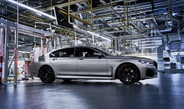 V12大排量的絕唱 寶馬推出M760i限量版