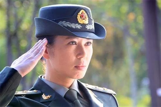 矯揉造作就別演軍旅劇了，這9位女星告訴你，什麼叫軍人那股勁兒