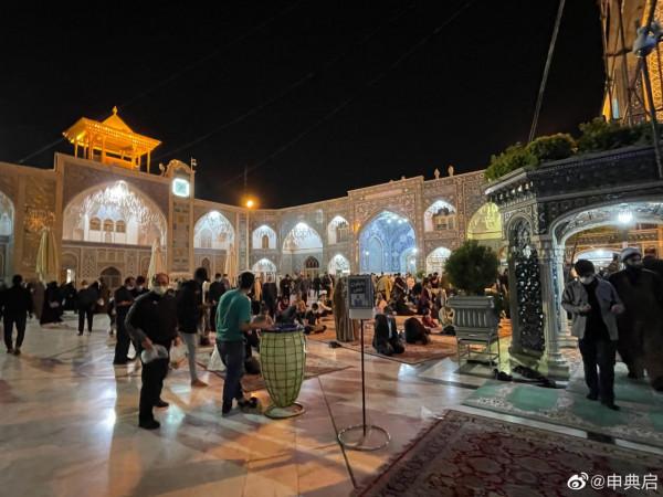 庫姆是什葉派的聖城,貧富差距較大,收入低也保護了傳統手工業 庫姆是什葉派的聖城,貧富差距較大,收入低也保護了傳統手工業