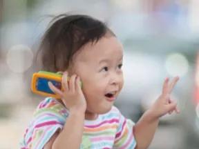 家長要時刻注意小孩身邊隱藏的危險,防治意外事故發生 家長要時刻注意小孩身邊隱藏的危險,防治意外事故發生