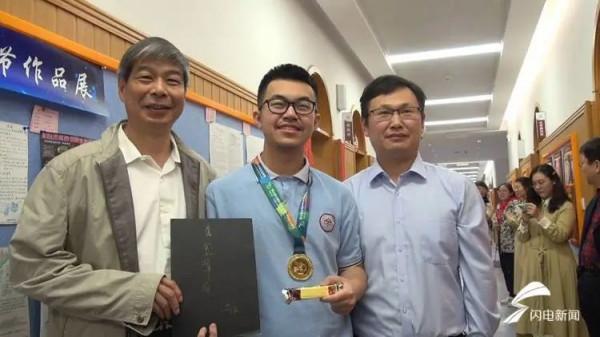 濟南男孩解剖小龍蝦,獲保送清華北大資格!網友:別人家的孩子 濟南男孩解剖小龍蝦,獲保送清華北大資格!網友:別人家的孩子