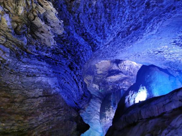 初三遊九嶷山紫霞巖