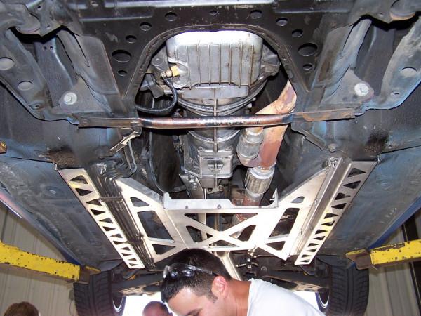 操控性完美的汽車為什麼很難製造，與車身剛度有什麼關係