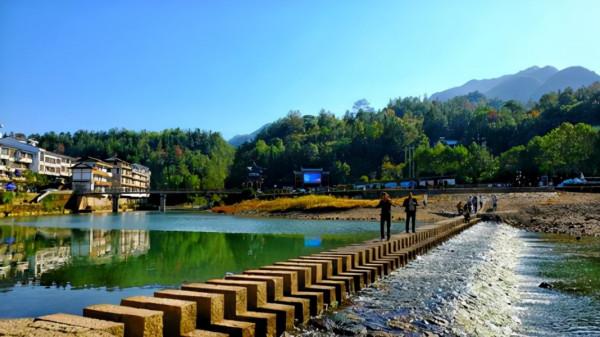 浙江寶藏養老小城,森林覆蓋率高達76.1%,是國家點名的生態縣 浙江寶藏養老小城,森林覆蓋率高達76.1%,是國家點名的生態縣