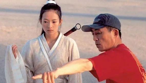 看過王珞丹版的《山楂樹之戀》，再和周冬雨版一比，差距就出來了